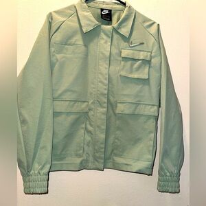NWT Nike women’s sage green jacket L athleisure utility streetwear jacket